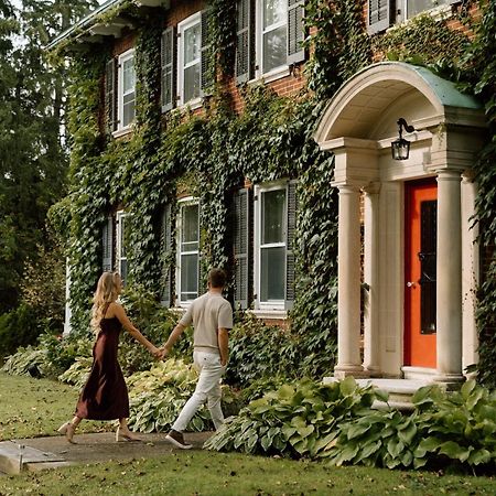 The Castle Hotel Port Dover Exterior photo